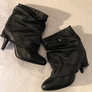❌ SOLD ❌ Women’s slouch heeled booties